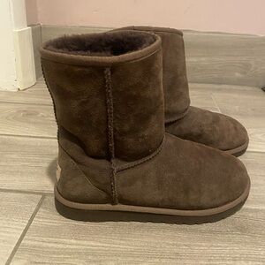 UGG classic boot girls/ladies- chocolate brown